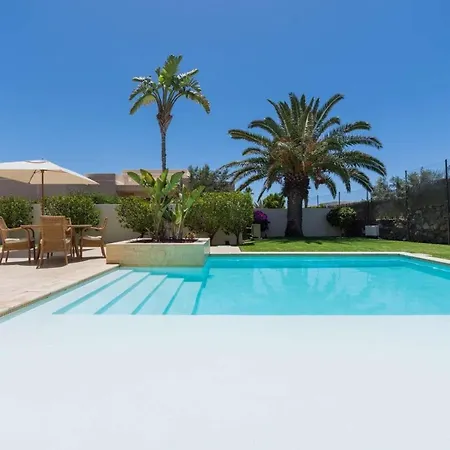Grand Alondra Willa Puerto del Carmen (Lanzarote)